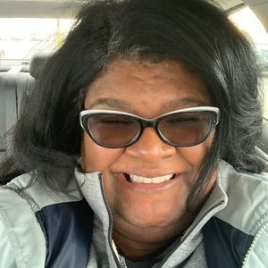 Meet your Posher, Roxanne